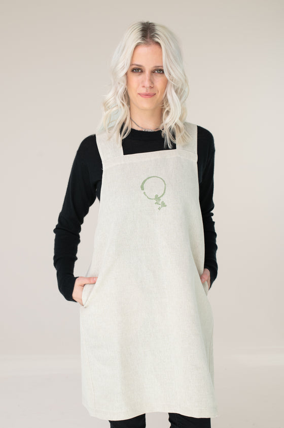 Linen DOBROapron with hand print
