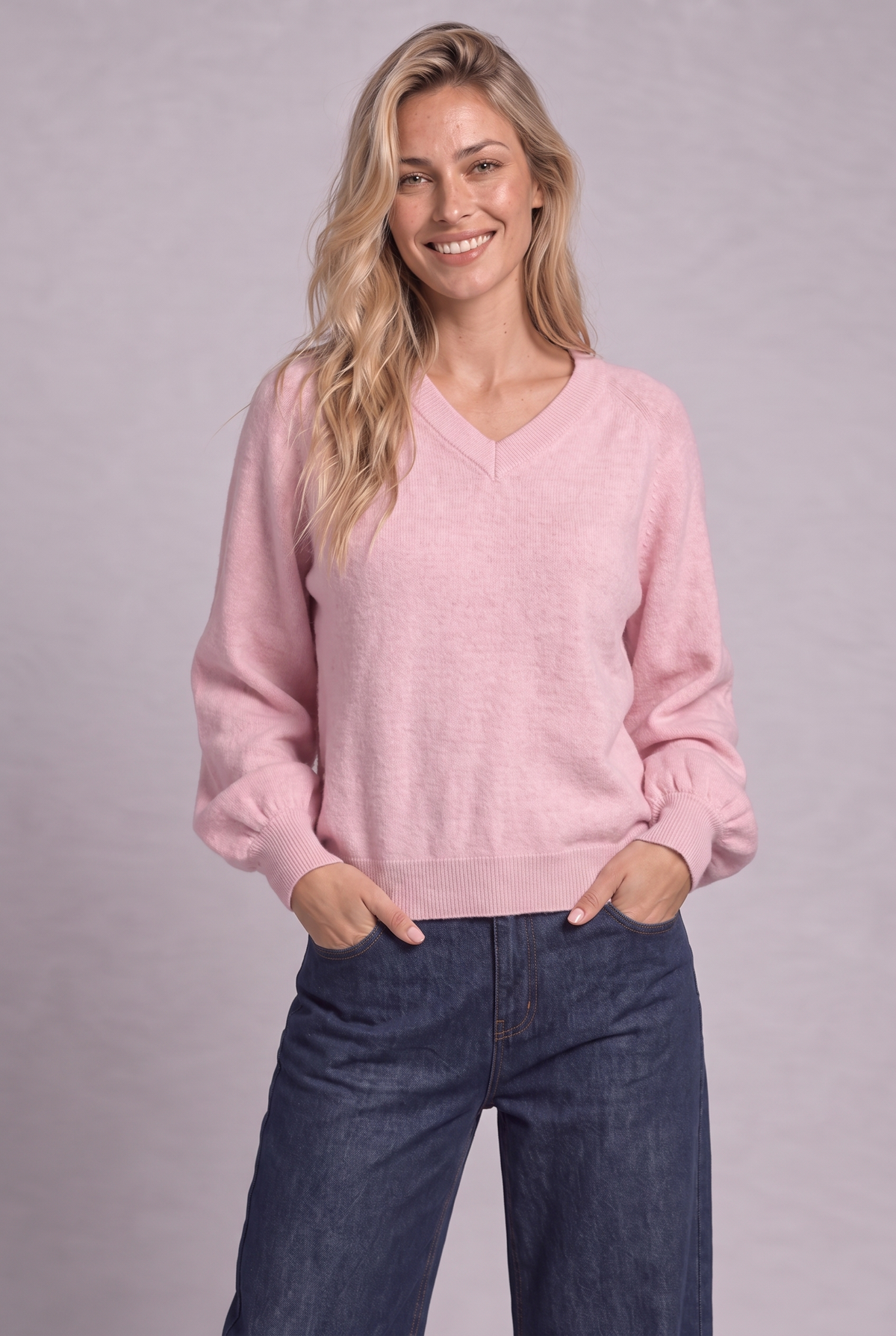 Kašmírový top CELESTE powder pink na modelce