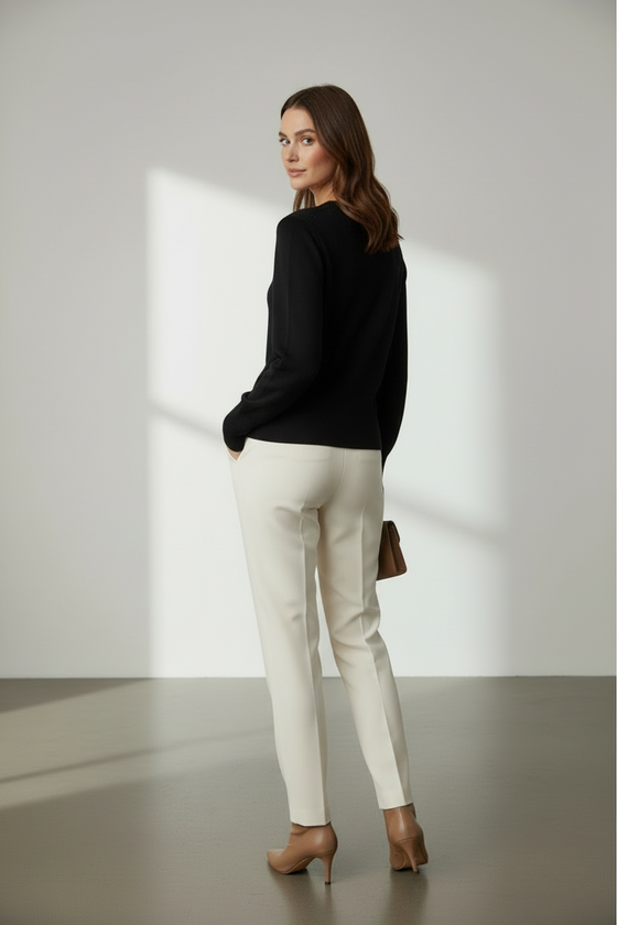 First Love - kašmírový svetr s kulatým výstřihem černý