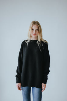  Oversize kašmírový svetr s kulatým výstřihem černý