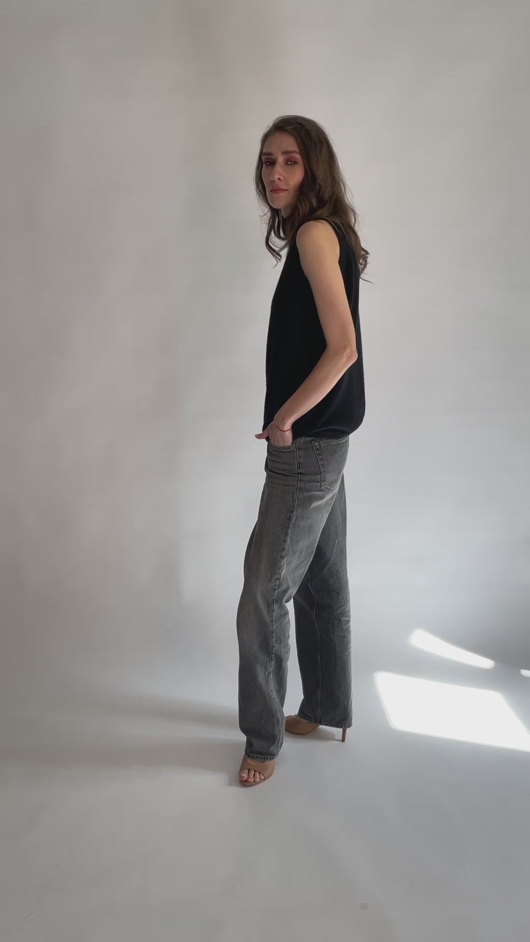 Sleeveless cashmere turtleneck SENSUAL black