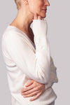 Kašmírový svetr s moravskou výšivkou bílý CHRPEČKA