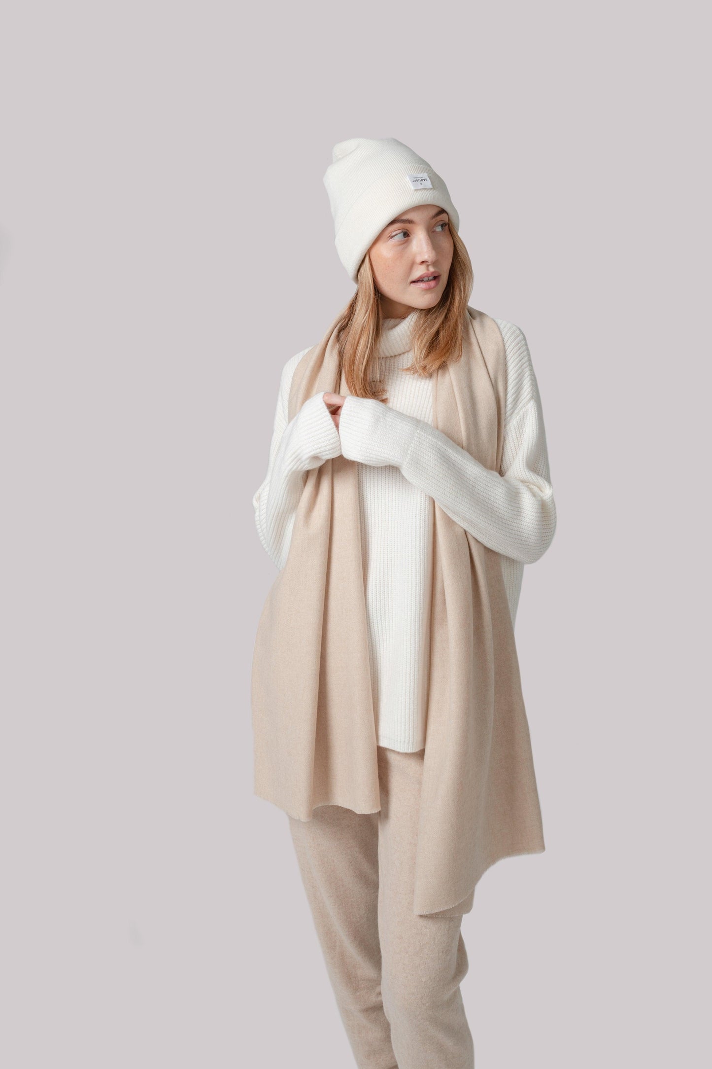 Kašmírová čepice JUSTLOVE U offwhite - JUSTLOVE
