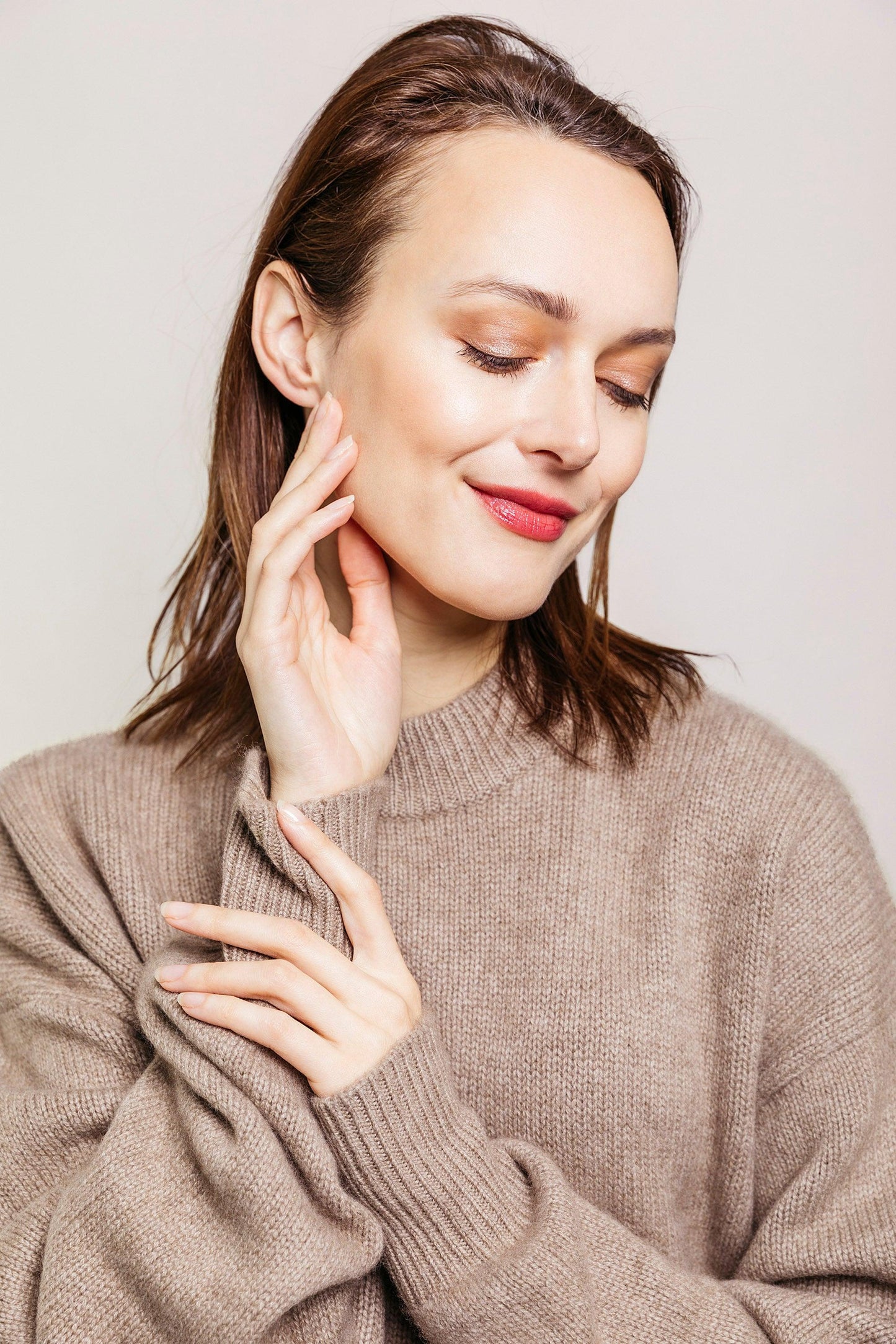 Oversize kašmírový svetr s kulatým výstřihem organic hnědý - JUSTLOVE